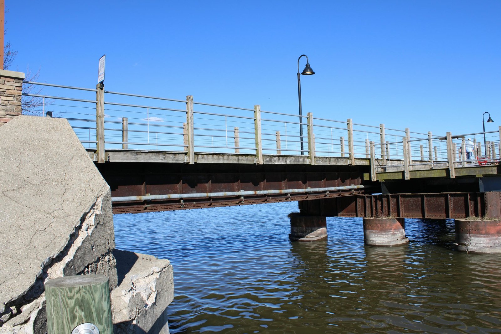 West span (span #33)